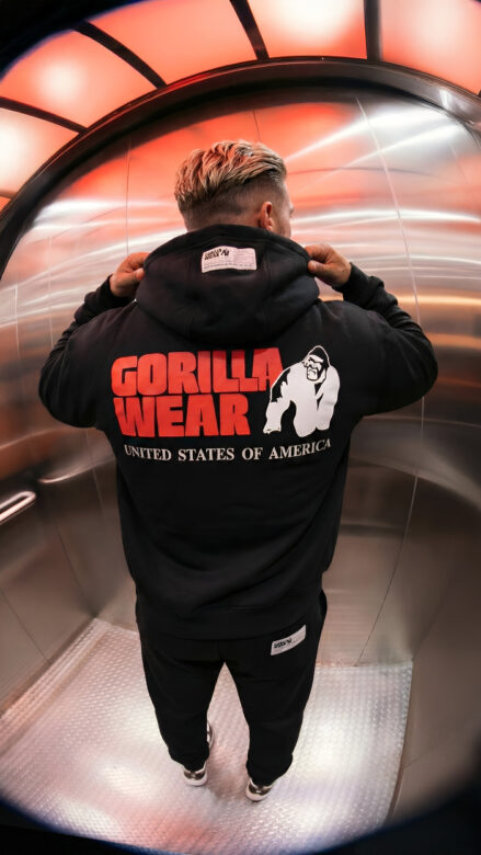 New arrivals.New Drop - Classic zipped black